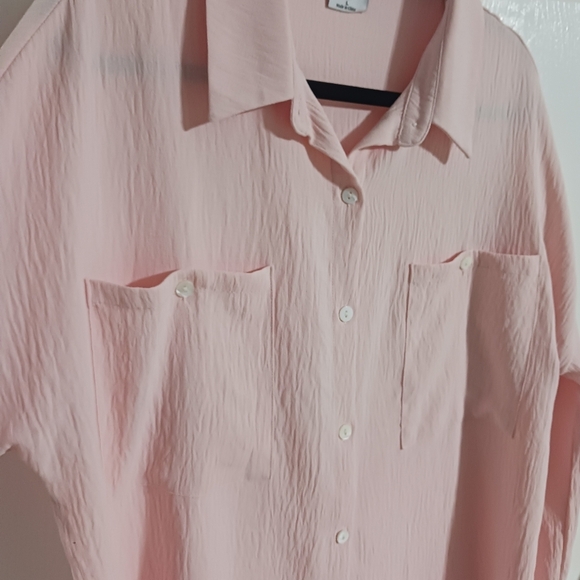 Light pink Cozy Co. by Cozy Casual button front blouse with rolled sleeves size - Picture 5 of 11